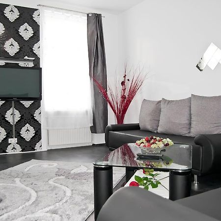 Royal Resort Apartments Westbahnhof Vienna Room photo